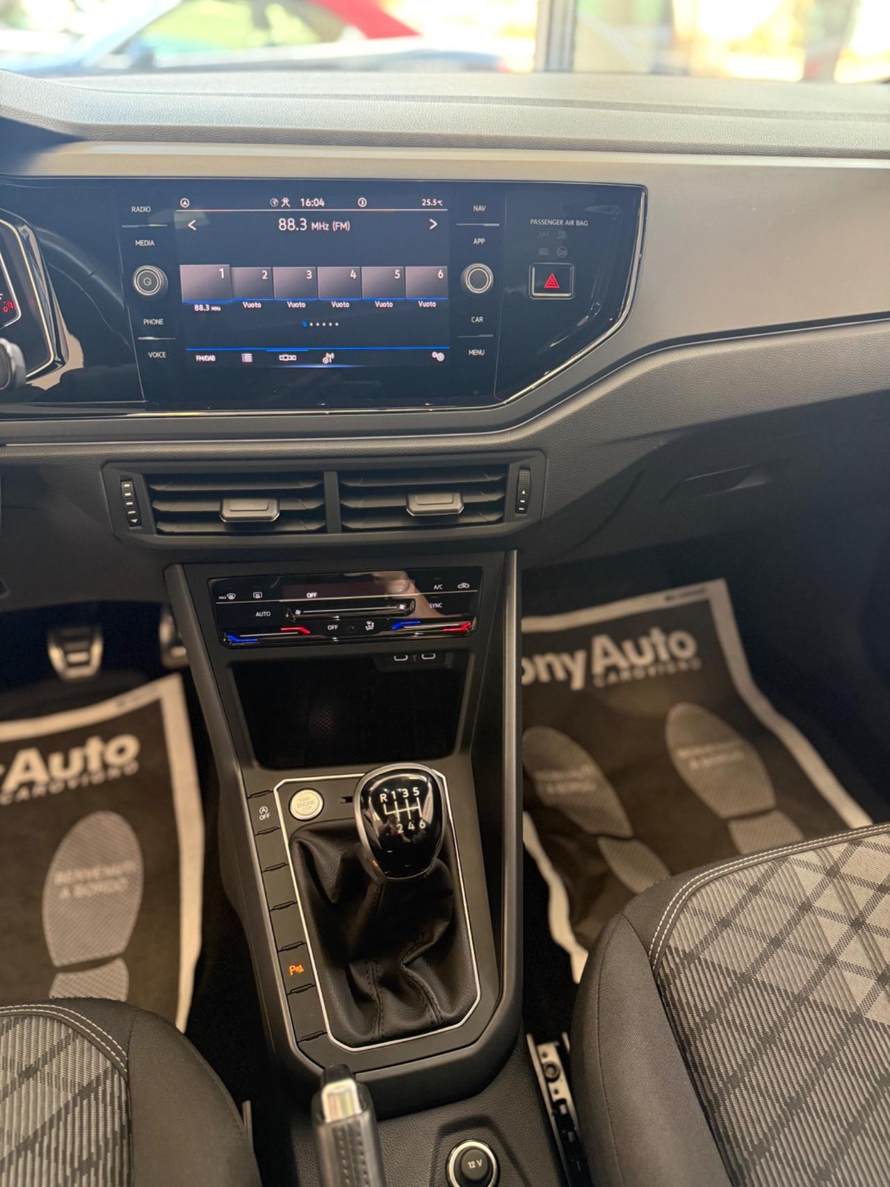 Volkswagen Taigo 1.0 tsi R-LINE TETTO APRIBILE.VIRTUAL COCKPIT.TELECAMERA,APPLE CARPLAY,KM CERTIFICATI