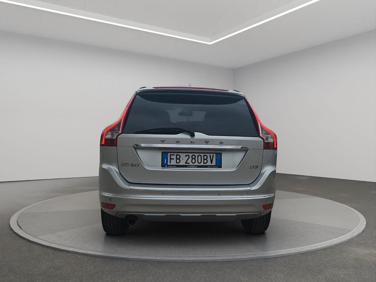 Volvo XC 60 D3 FWD 150CV Momentum AUTO NAVI