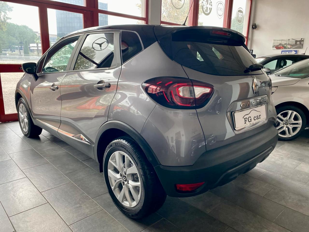 Renault Captur 0.9 TCe 90Cv Limited NAVI-NEOPATENTATI