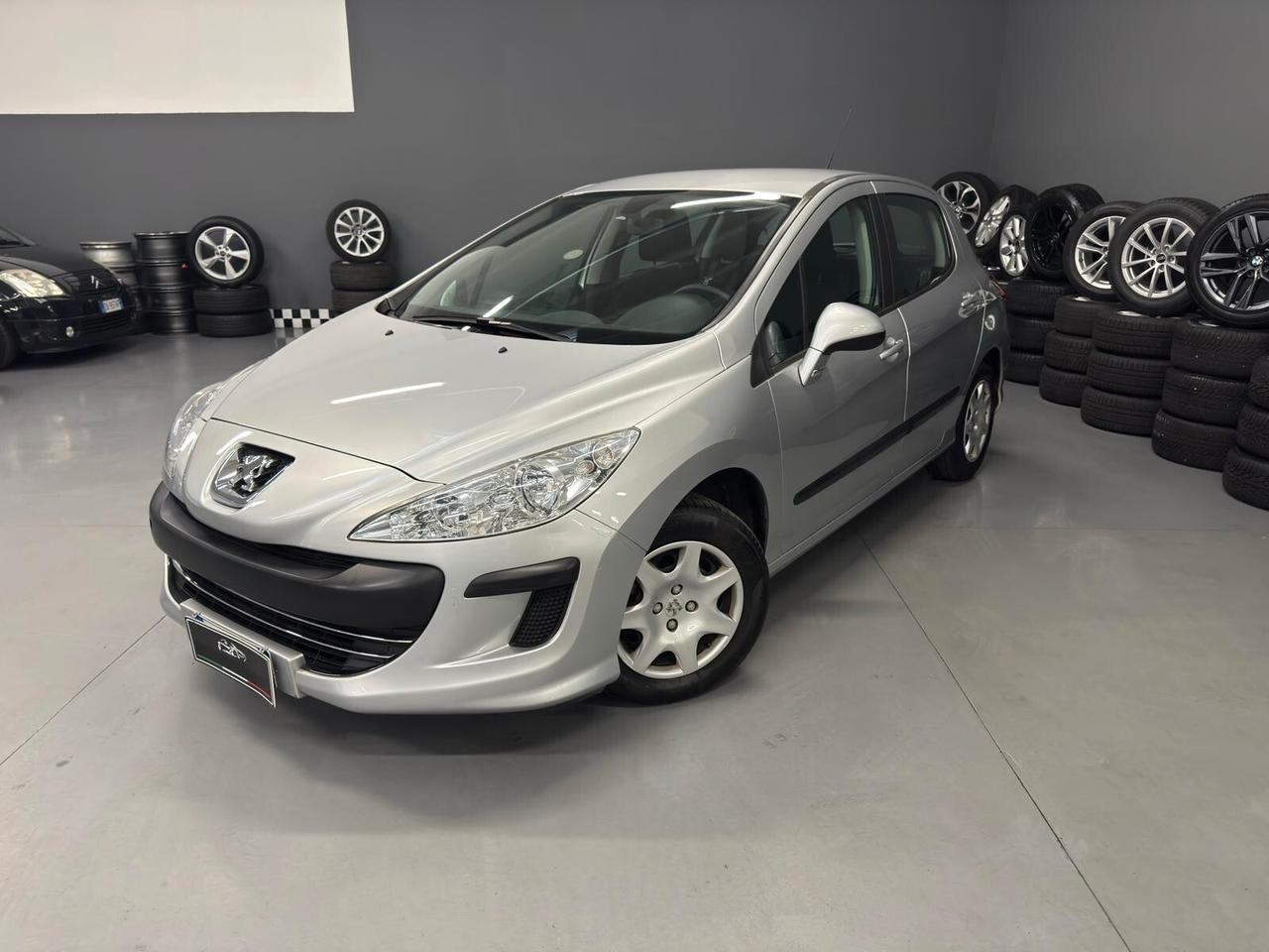 Peugeot 308 1.4 VTi 98CV 5p. Premium