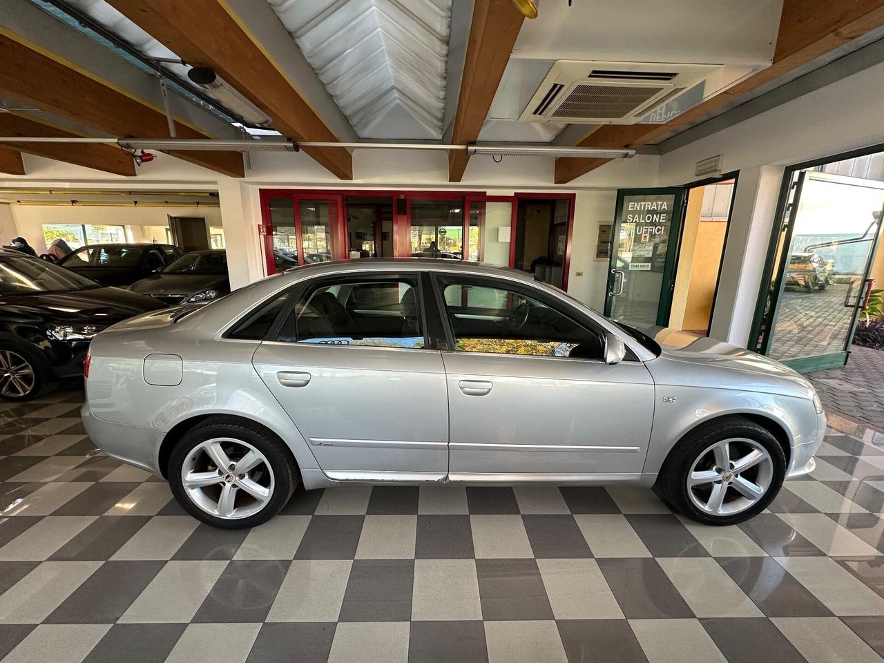 Audi A4 2.0 16V TDI S Line