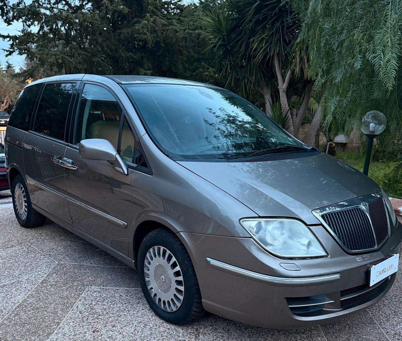 N. 2 MONOVOLUME Fiat Ulysse 2.0 MJT 136 CV Emotion 7 POSTI + LANCIA PHEDRA 6 POSTI