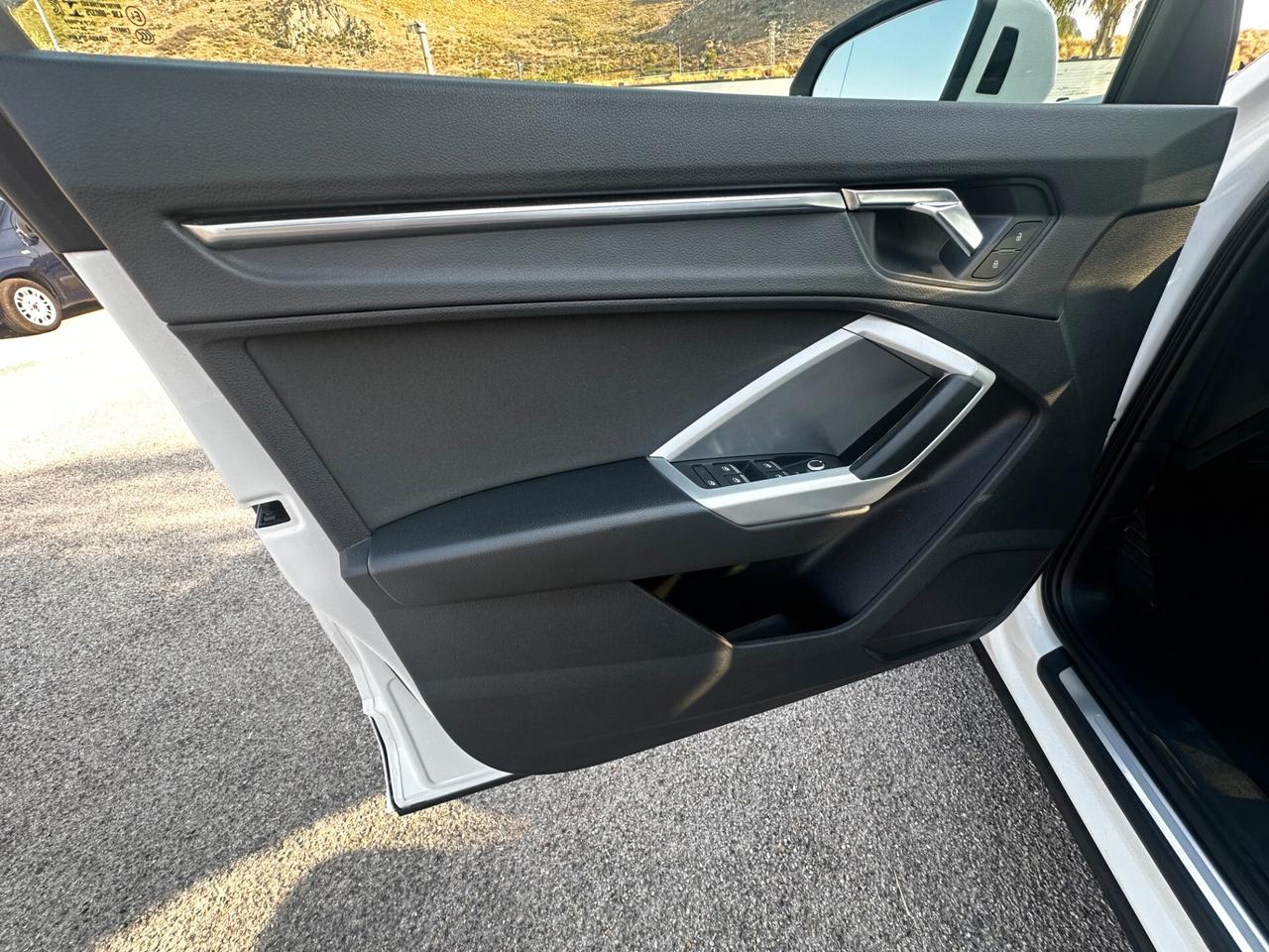 Audi Q3 35 TFSI Business Advanced
