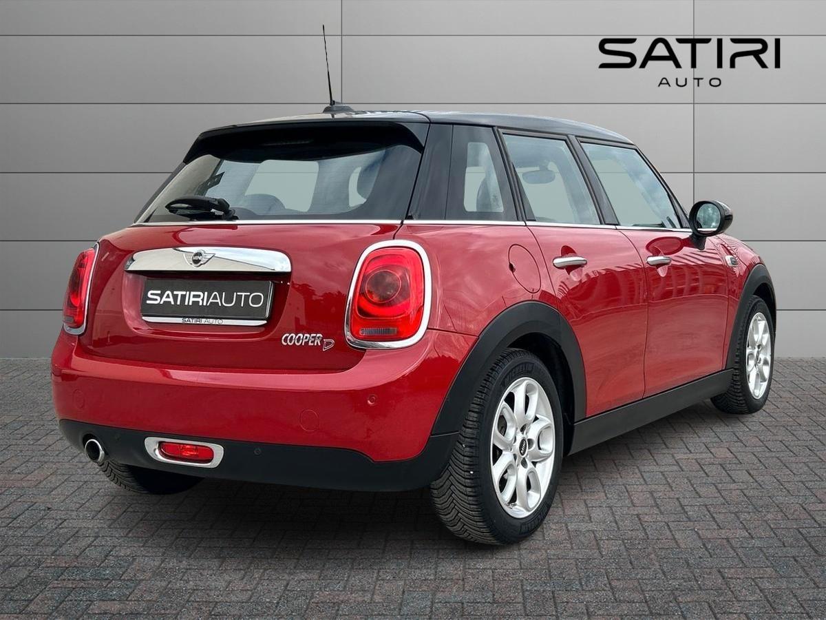 MINI Mini IV F55-F56 2014 - Mini 1.5 Cooper D Business 5p auto