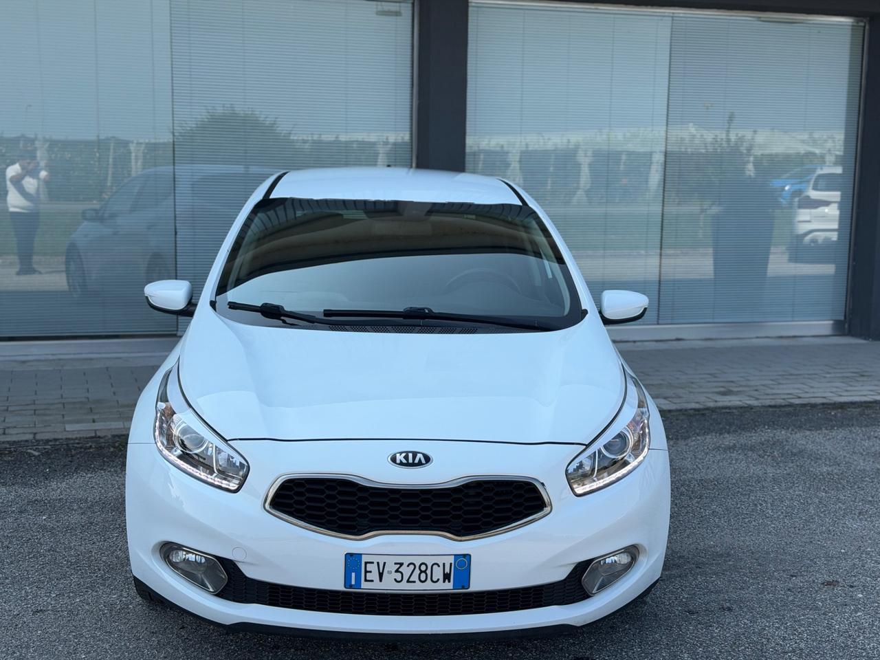 Kia Ceed cee'd 1.4 CRDi 5 porte Cool