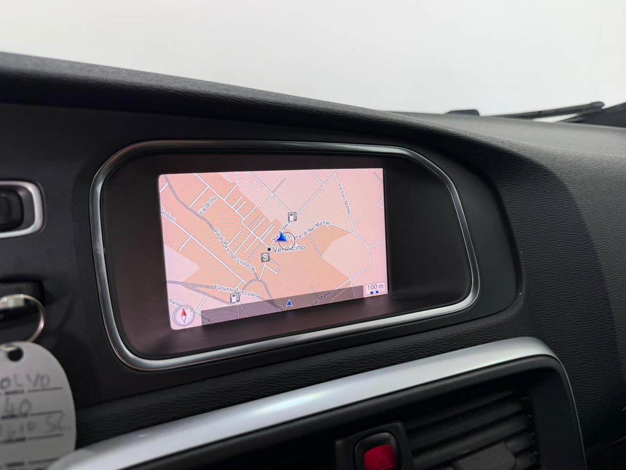 Volvo V40 D3 R-design-GARANTITA-2018