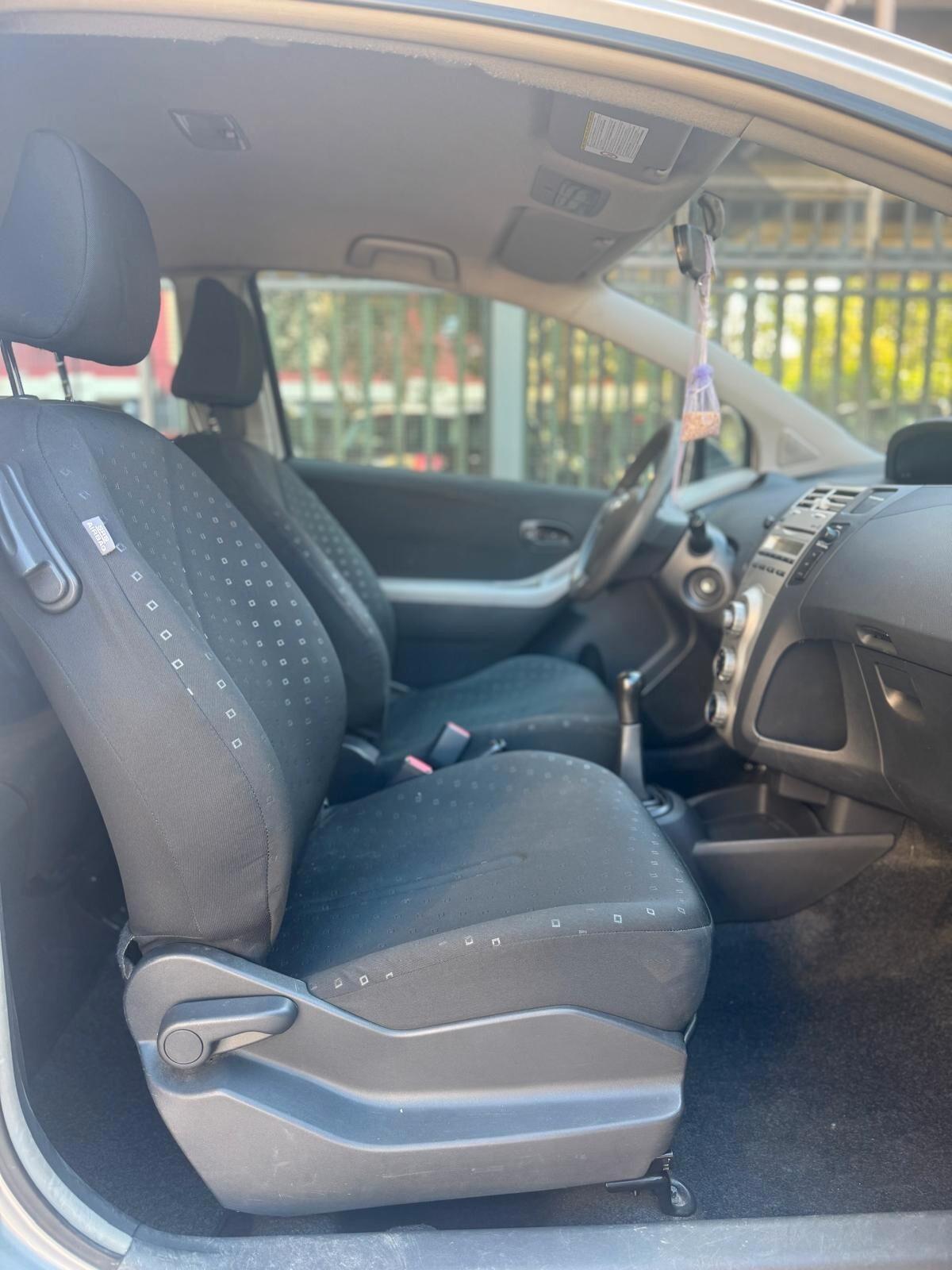 Toyota Yaris Verso 1.3i 16V cat Luna '03