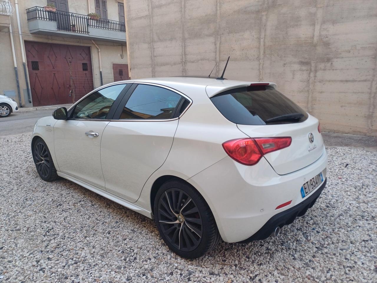Alfa Romeo Giulietta 1.6 JTDm-2 105 CV Exclusive