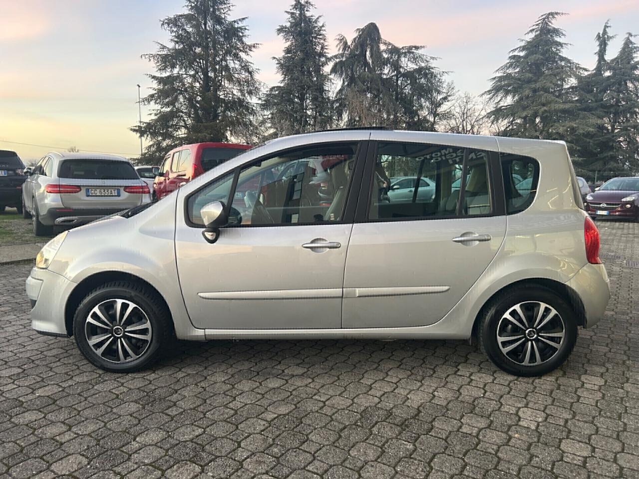 Renault Grand Modus 1.2 b. |NEOPATENTATI | TETTO PANORAMICO