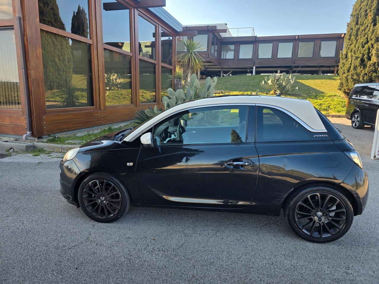 Opel Adam 1.4 87 CV GPL anno 2015