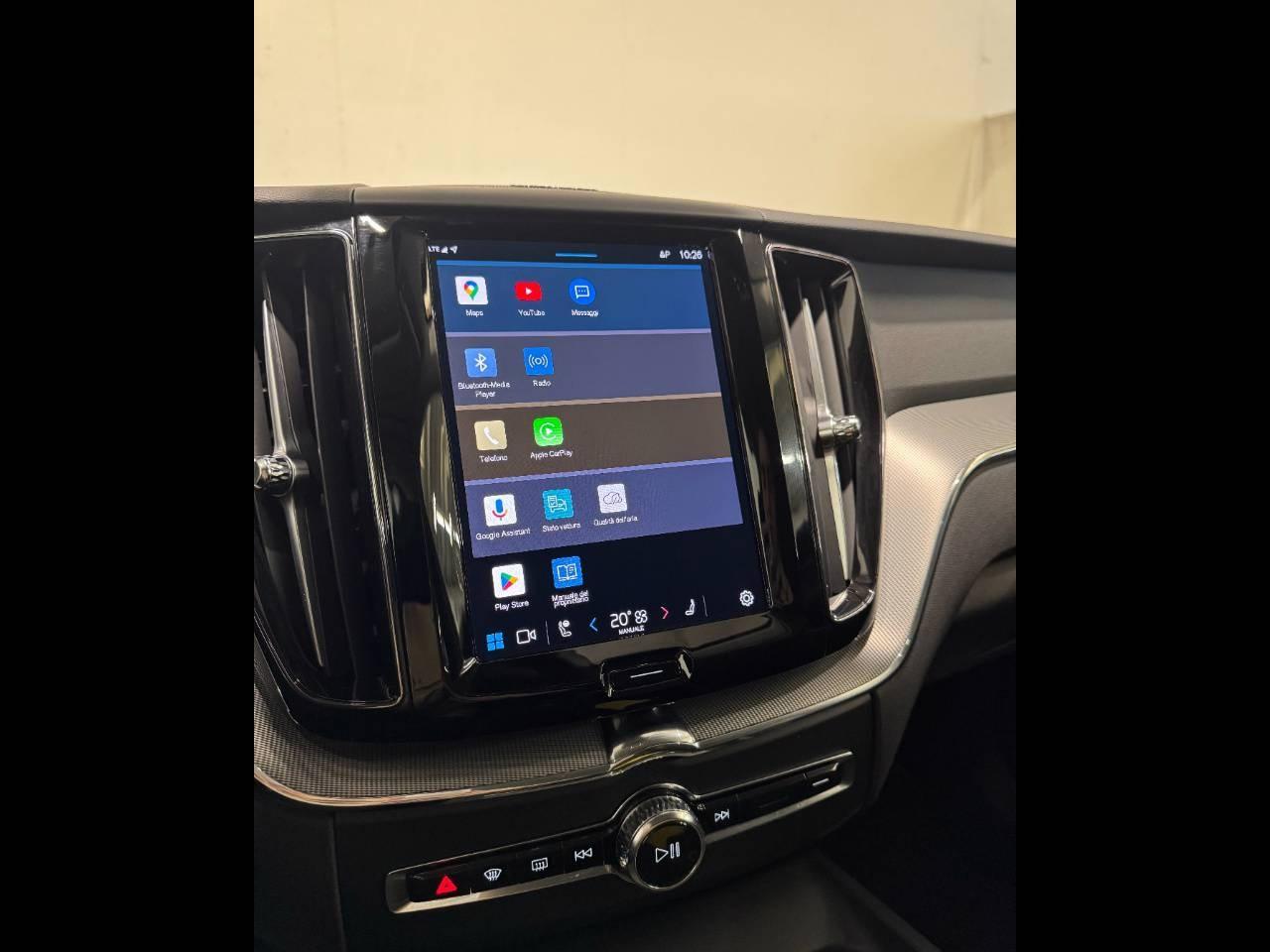 VOLVO XC60 B4 PLUS DARK AUTO