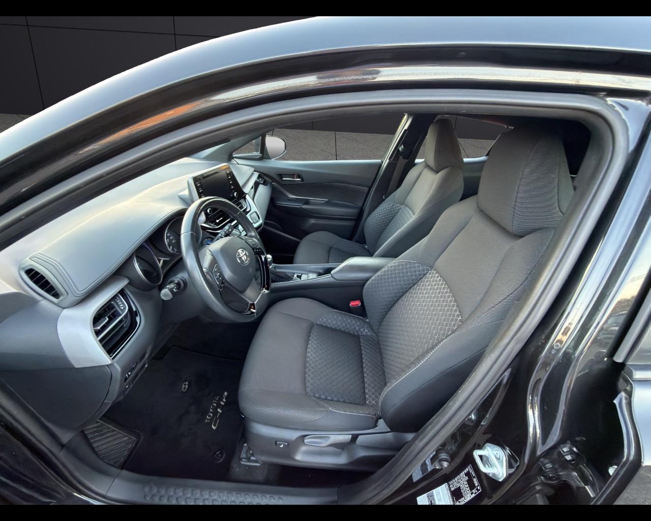 TOYOTA C-HR (2016-2023) - C-HR 1.8 Hybrid E-CVT Lounge