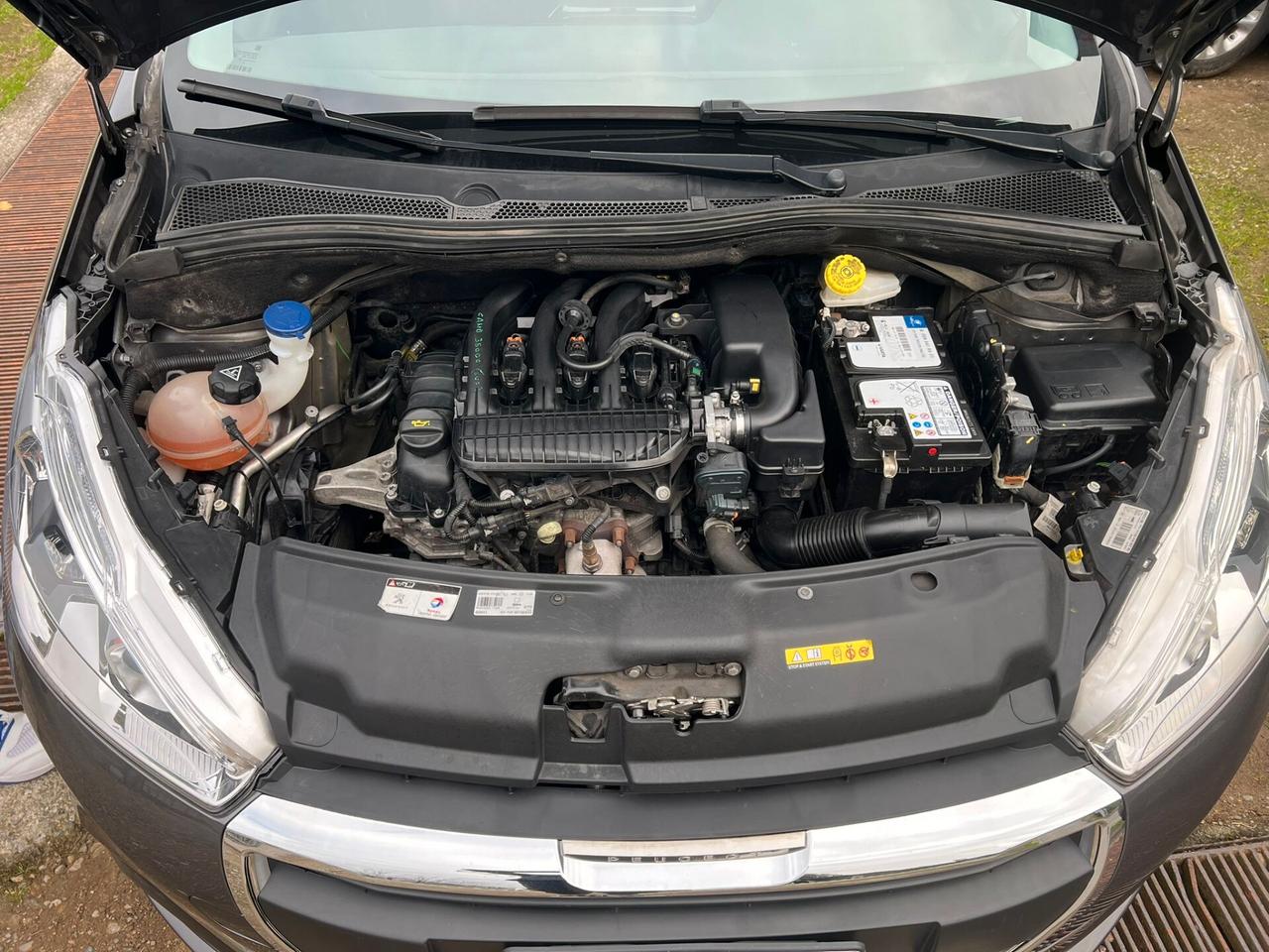 Peugeot 208 PureTech 82 Stop&Start 5 porte Signature