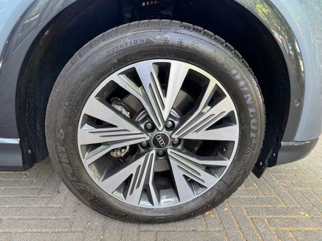 AUDI Q4 e-tron Q4 35 e-tron Business Advanced