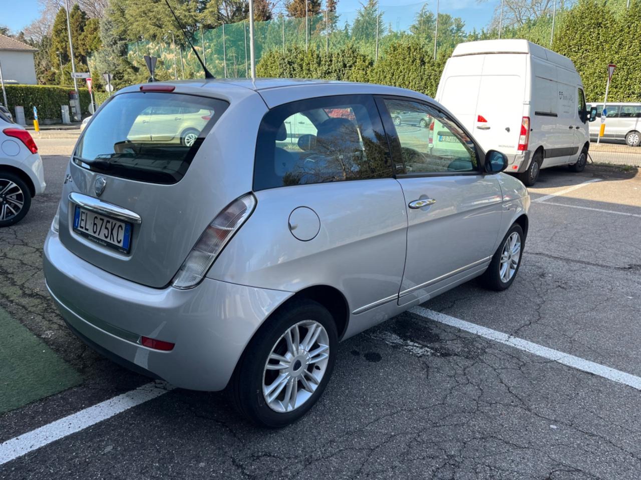 Lancia Ypsilon 1.2 69 CV Unyca