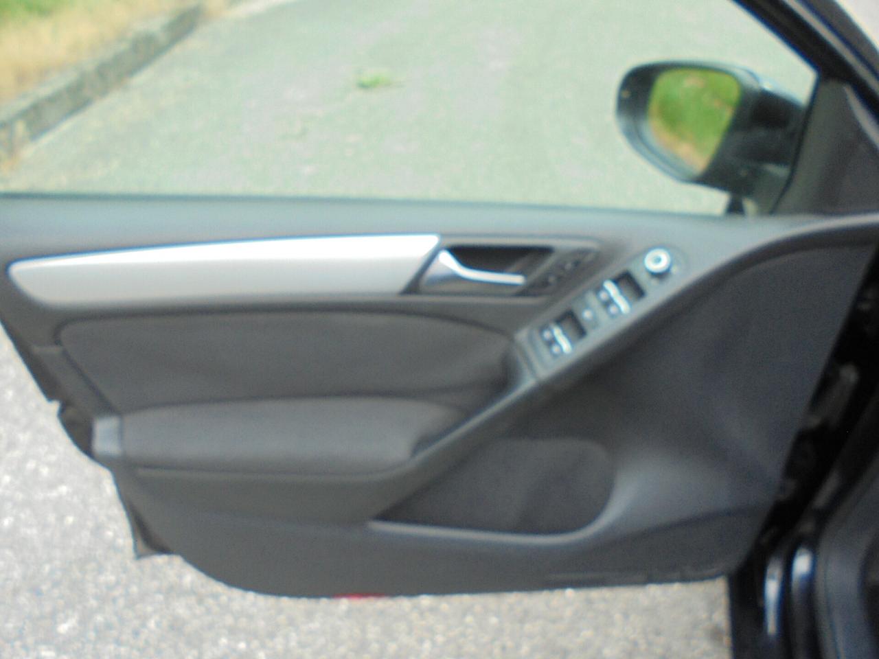 VOLKSWAGEN GOLF VI 1.6 TDI 105CV HIGHLINE 5P UNIPROPRIETARIO