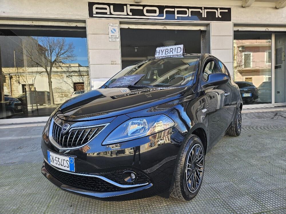 Lancia Ypsilon 1.0 FireFly 5 porte S&S Hybrid Silver
