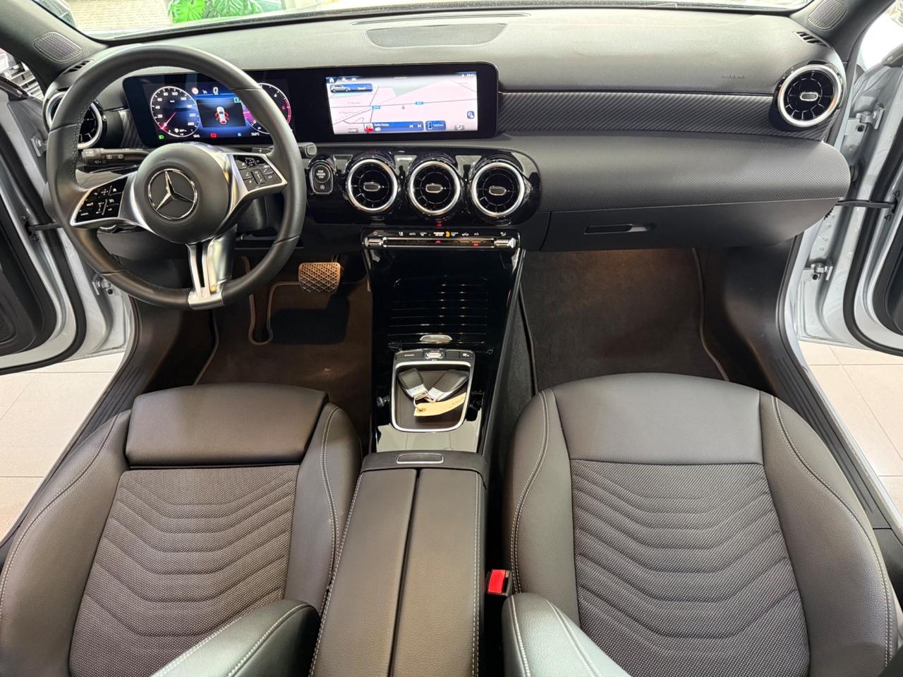 Mercedes-benz A 180 Progressive Advanced auto 17.000 KM!!
