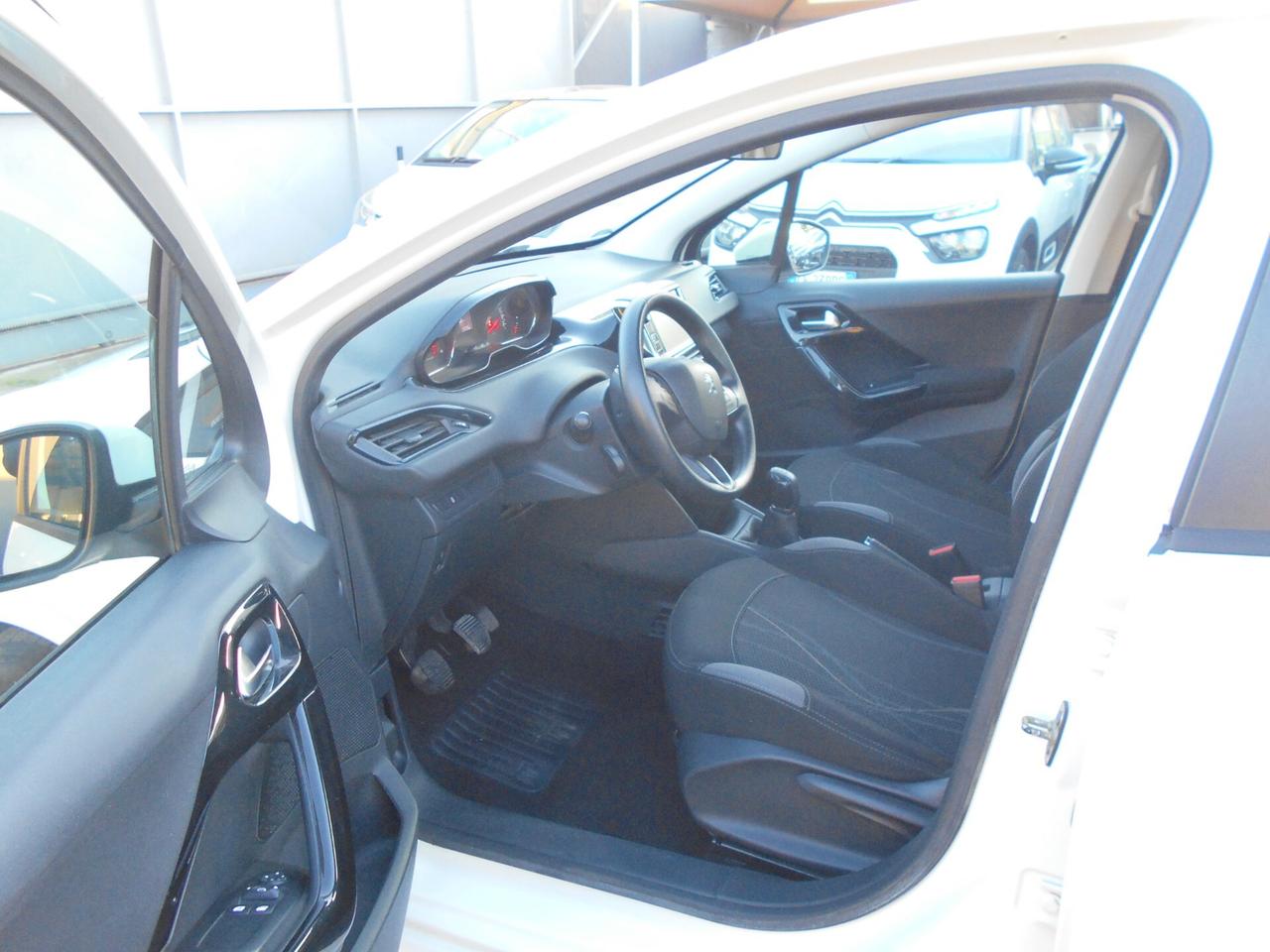 Peugeot 208 1.4 HDi 68 CV 5 porte Allure