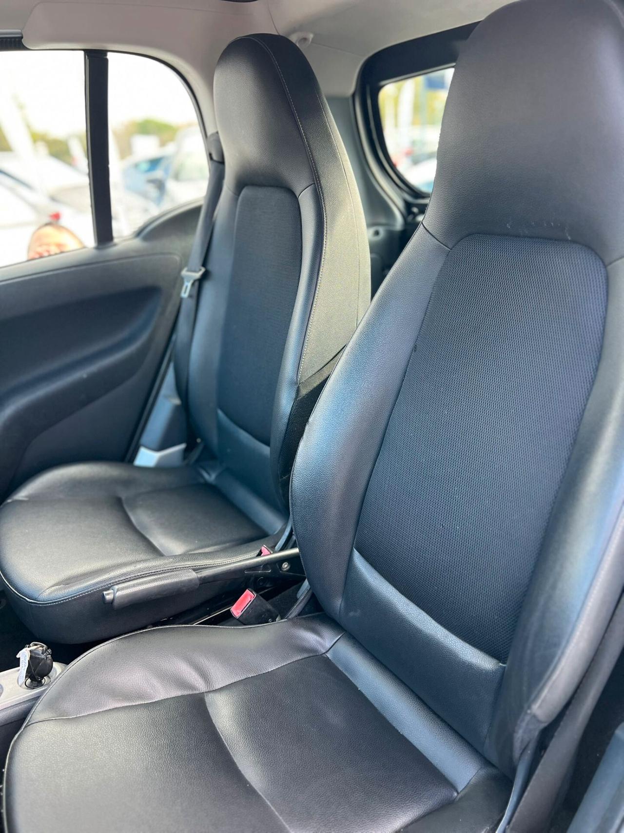 Smart ForTwo 1000 45 kW MHD coupé pure Teen II