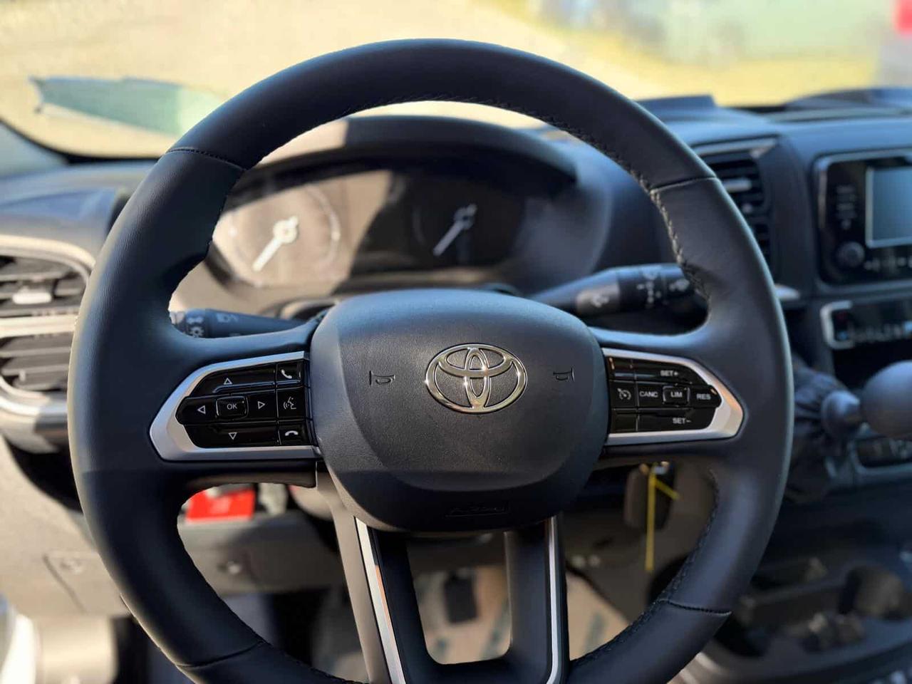 0450 NOLEGGIO FURGONE NUOVO TOYOTA PASSO MEDIO