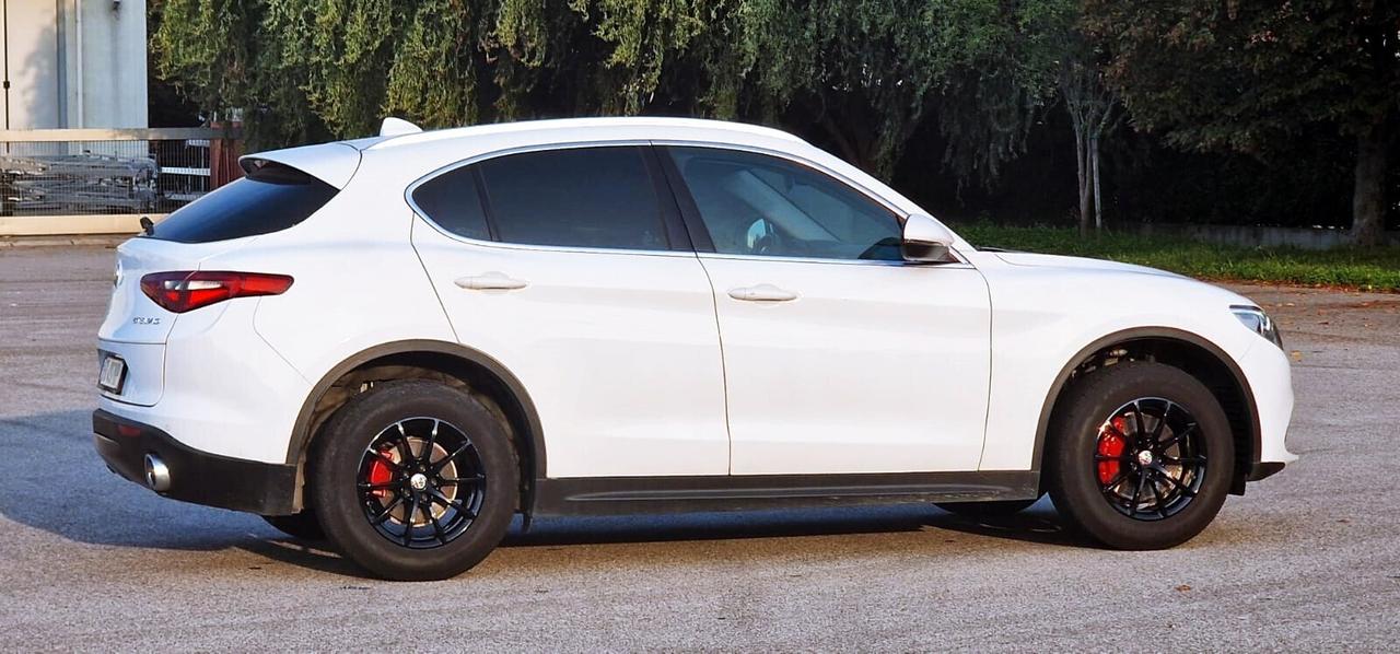 Alfa Romeo Stelvio 2.2 Turbodiesel 190 CV AT8 Q4 B-Tech