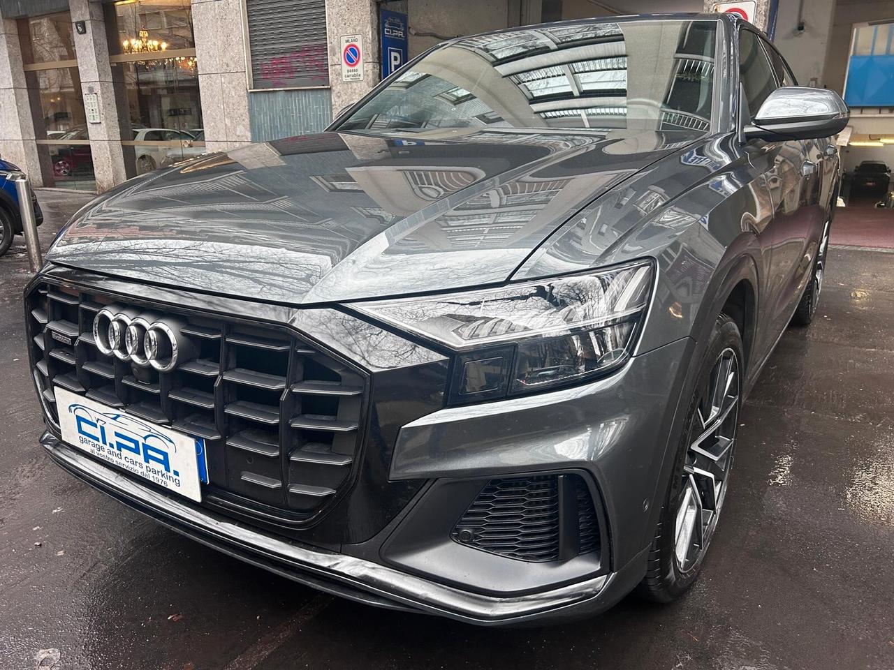 Audi Q8 55 TFSI quattro tiptronic