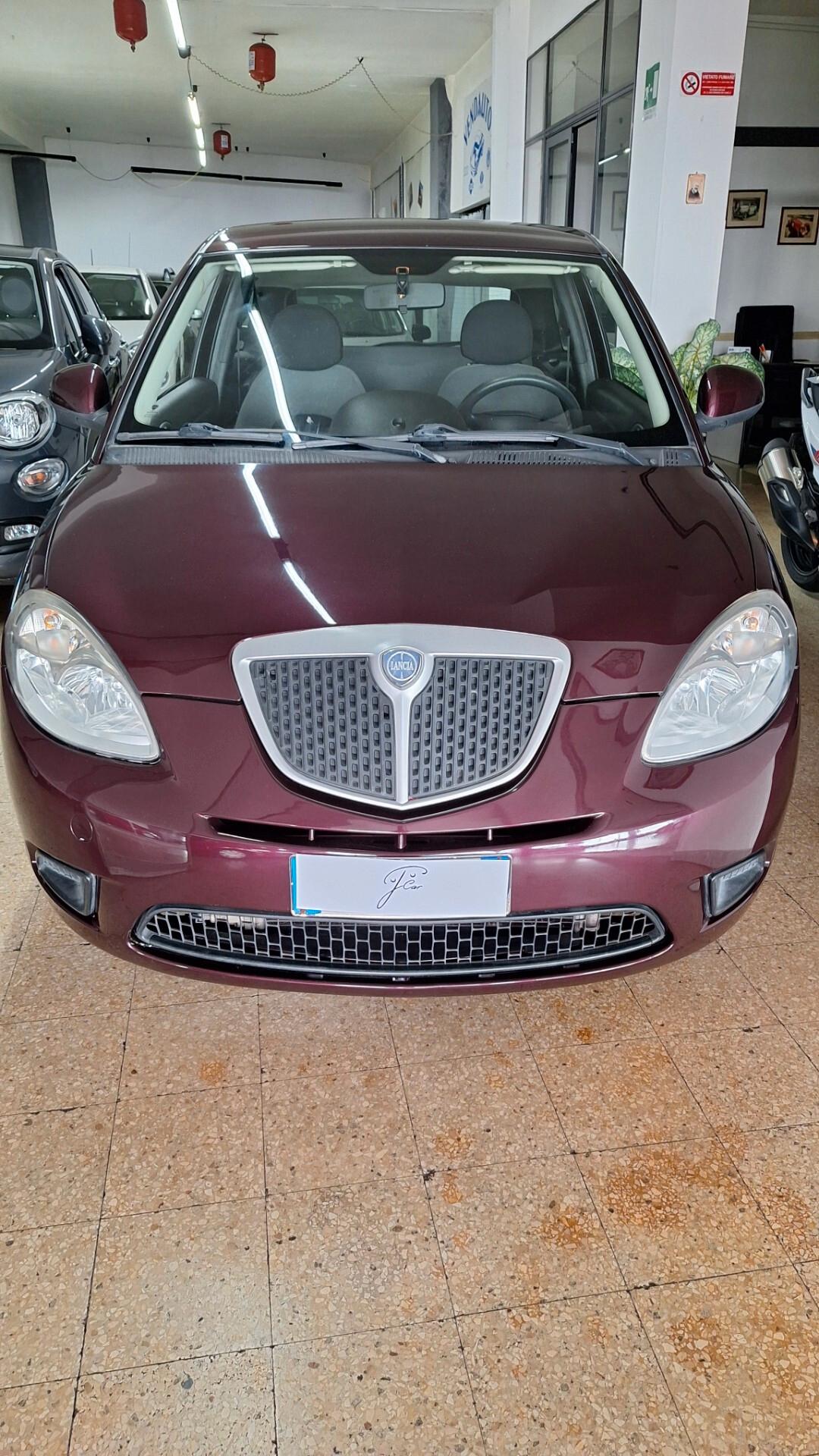 Lancia Ypsilon 1.2 69 CV Argento