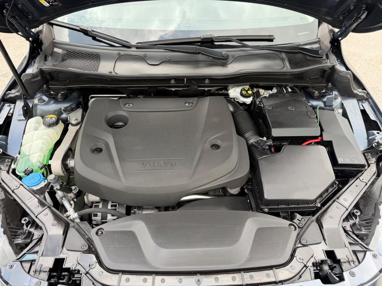 VOLVO V40 2.0D D2 120CV MANUALE FULL LED MY17