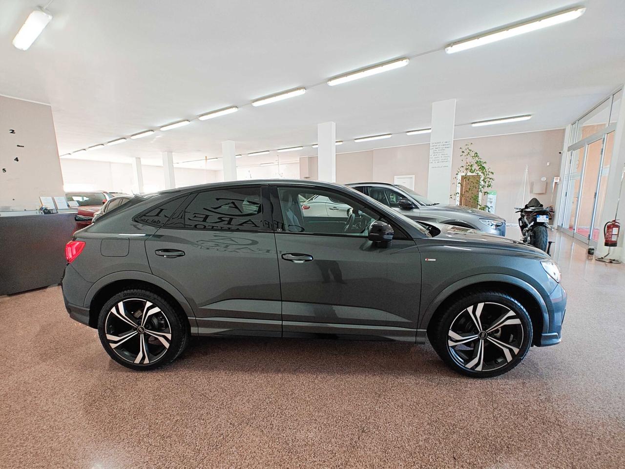 Audi Q3 SPB 35 TDI S tronic Identity Black S-Line