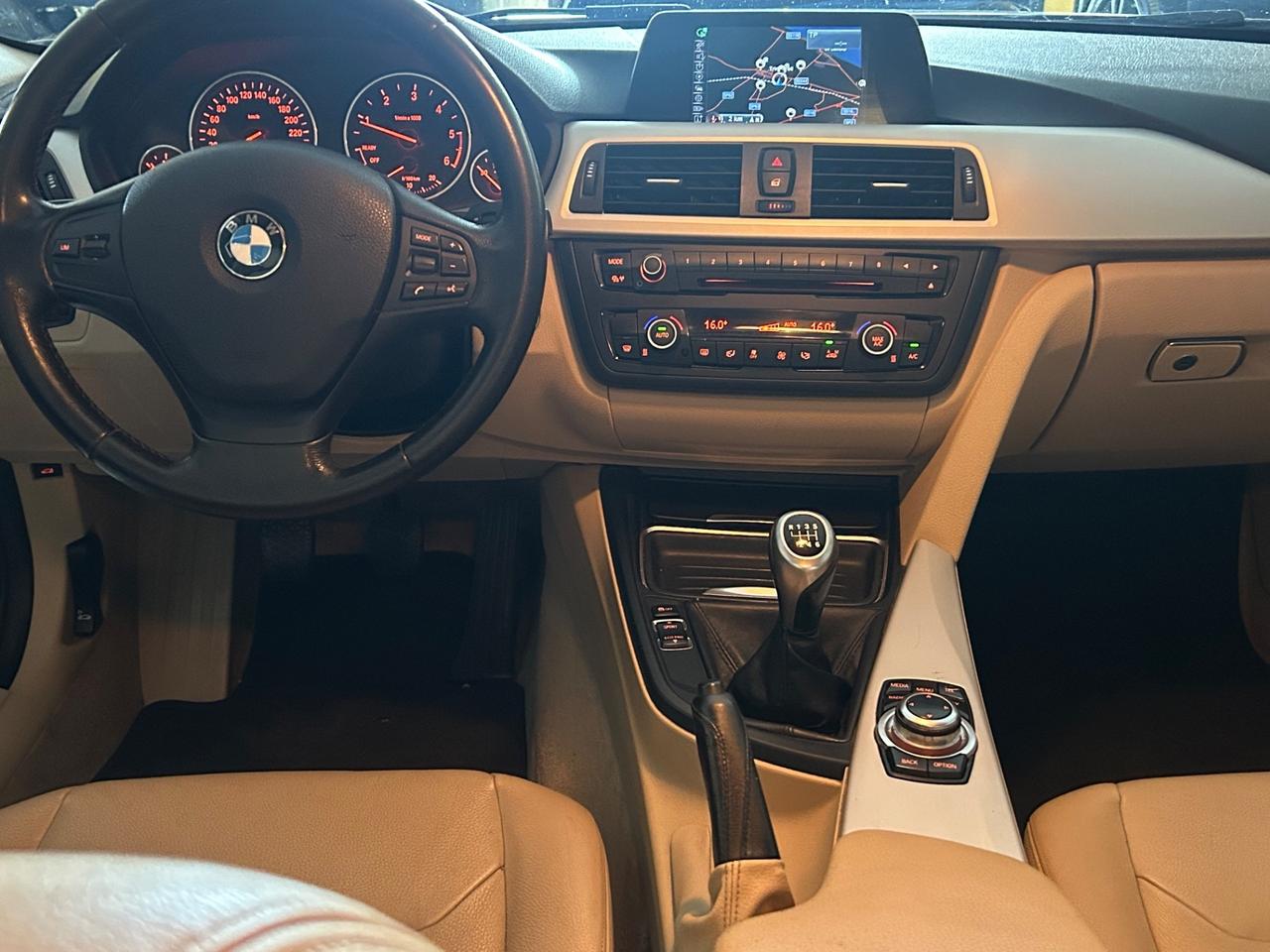 BMW 318d Touring 143 cv “PELLE/NAVI/SENSORI”-2015