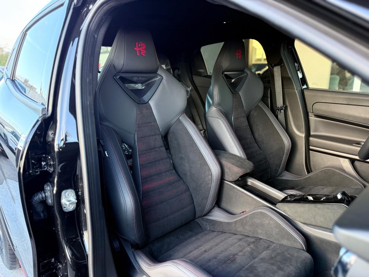 Alfa Romeo Junior 1.2 145 CV Hybrid eDCT6 Speciale