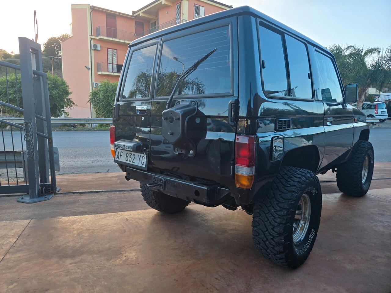 Toyota Land Cruiser 250 TD4 BJ 73