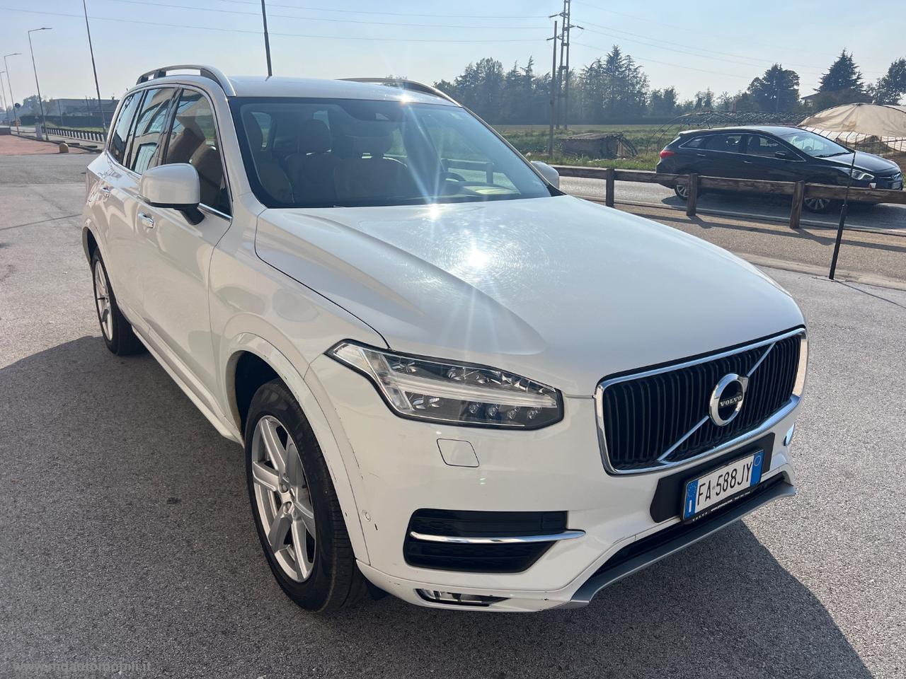 VOLVO XC90 D5 AWD Geartronic 7 posti Momentum FULL LED TAGLIANDI VOLVO
