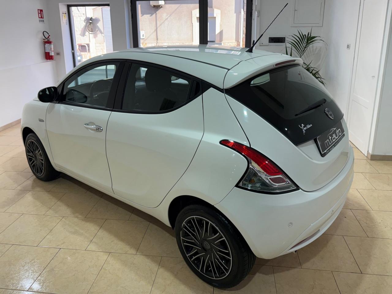 Lancia Ypsilon 1.2 69 CV 5 porte Gold