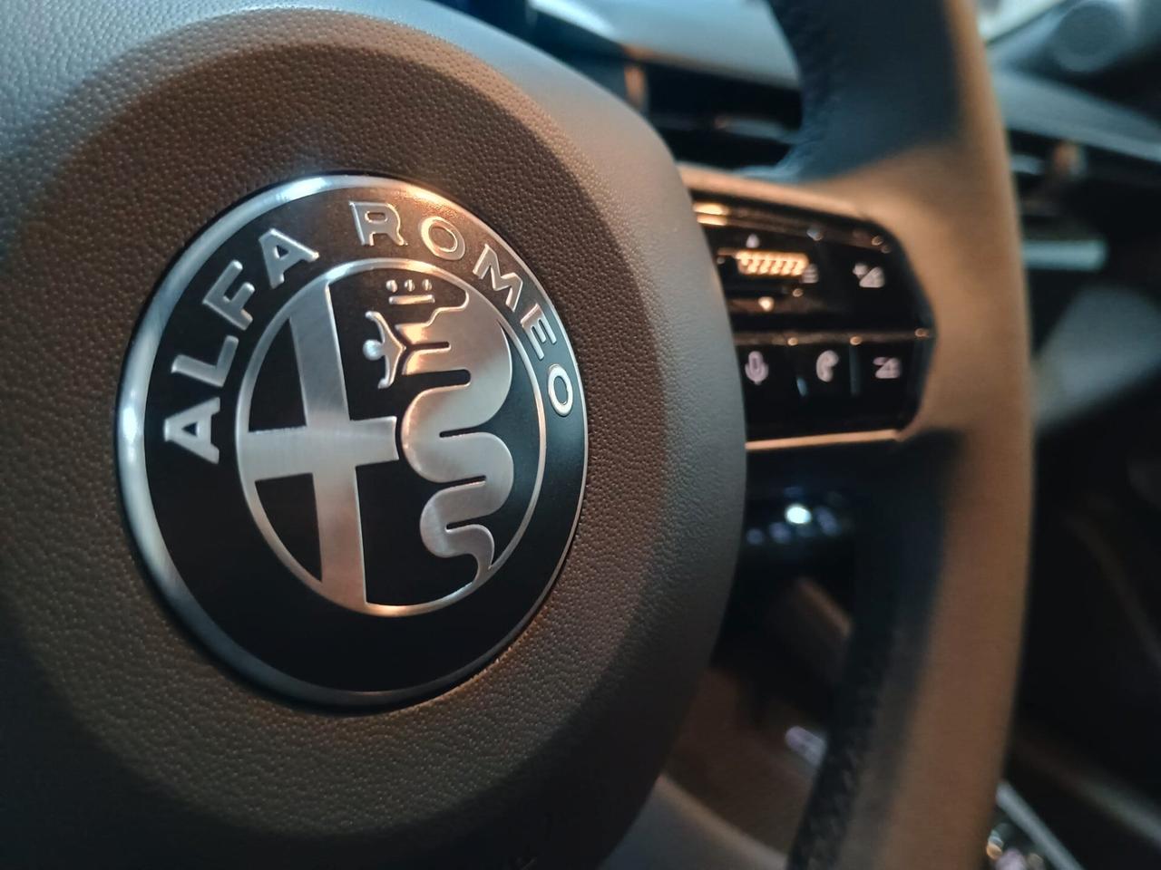 Alfa Romeo Junior 1.2 136 CV Hybrid eDCT6