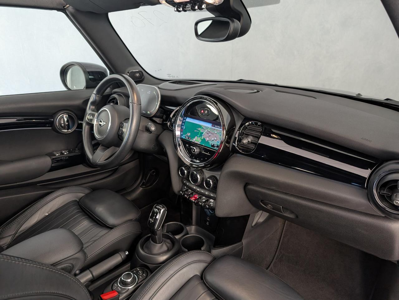 Mini mini iv f54-f55-f56-f57 mini cabrio 1.5 cooper classic auto 1.5 Cooper Premium Plus