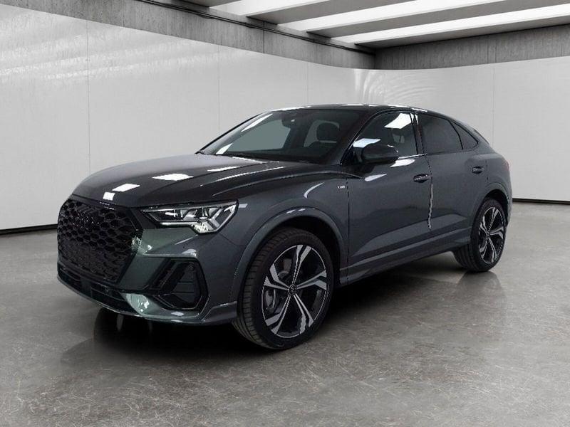 Audi Q3 Sportback 40 2.0 tdi Identity Black quattro 193cv s-tronic