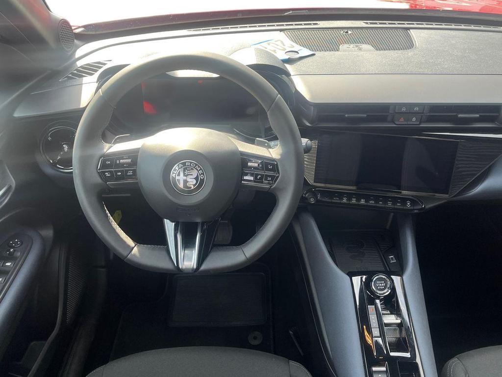 Alfa Romeo Junior 1.2 ibrida 136cv edct6