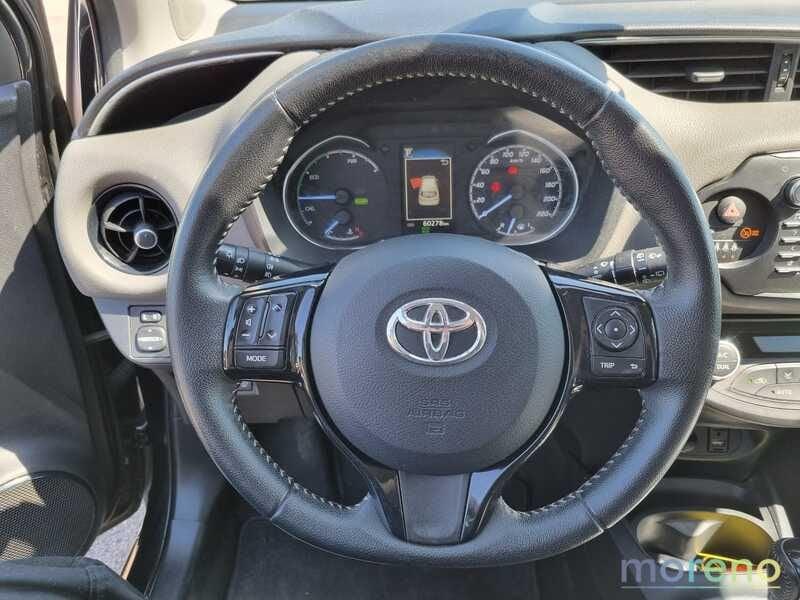 Toyota Yaris 1.5 hybrid Business 5p