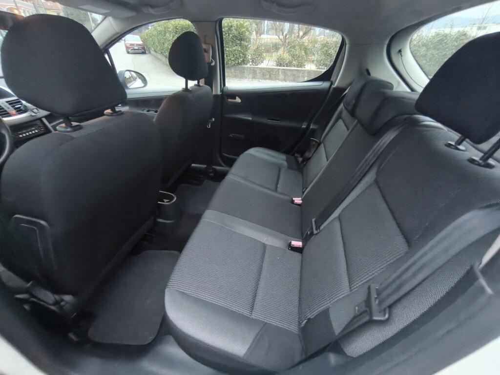 PEUGEOT 207 1,4 BENZINA- OK NEOPATENTATI