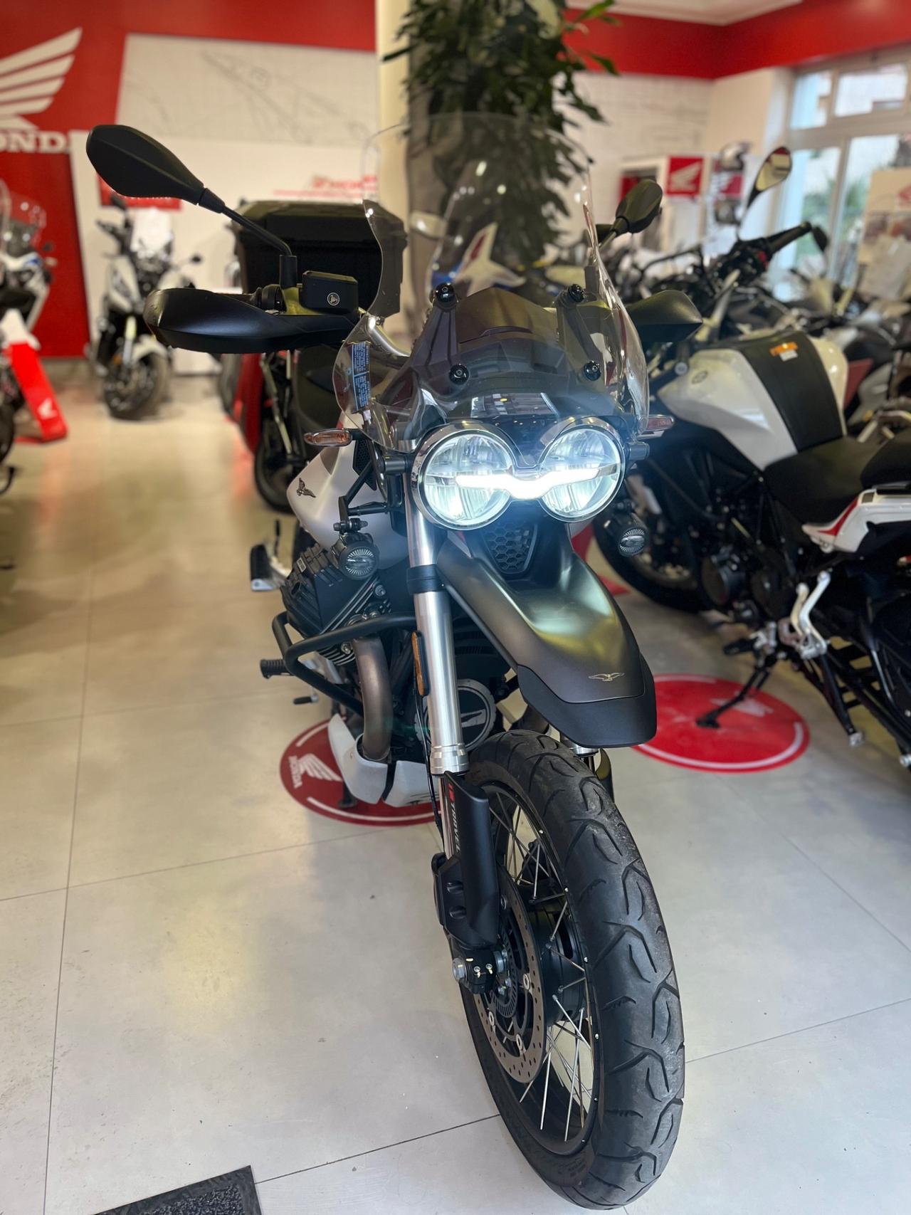 Moto Guzzi V85 TT Travel