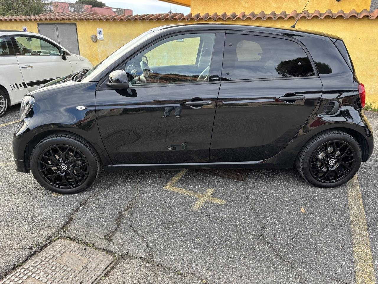 Smart ForFour ALL BLACK