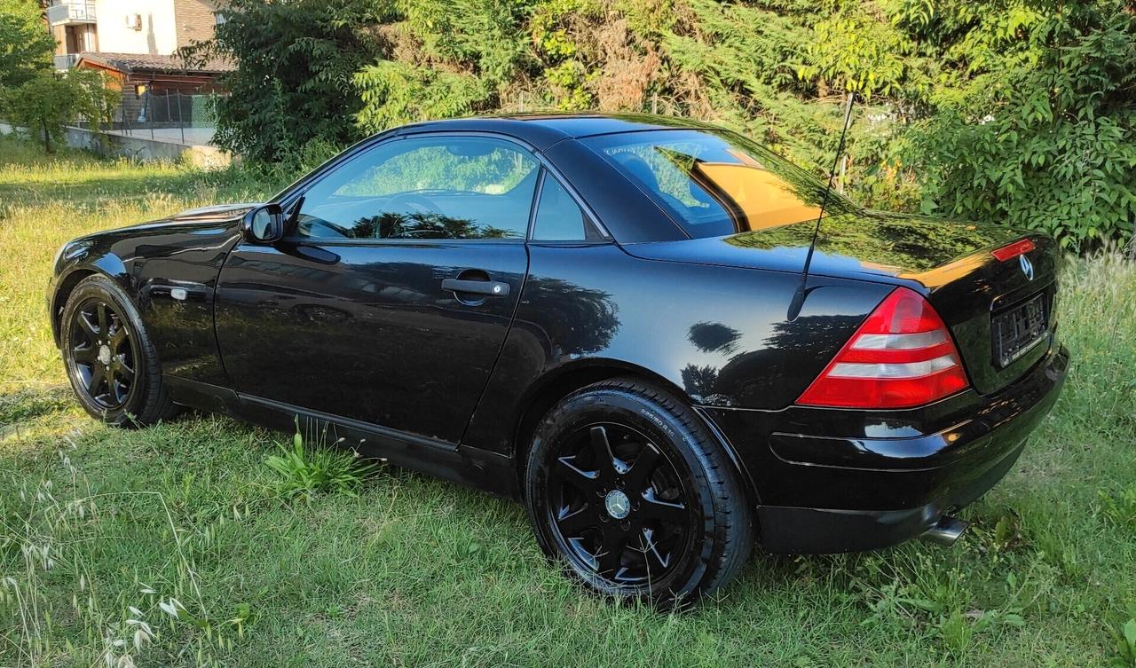 Mercedes-Benz SLK 230