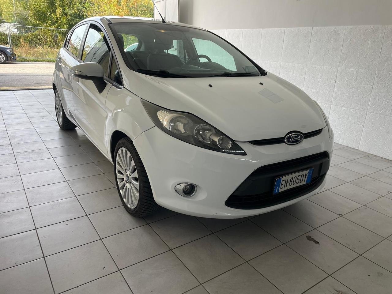 Ford Fiesta 1.4 5 porte Bz.- GPL Titanium