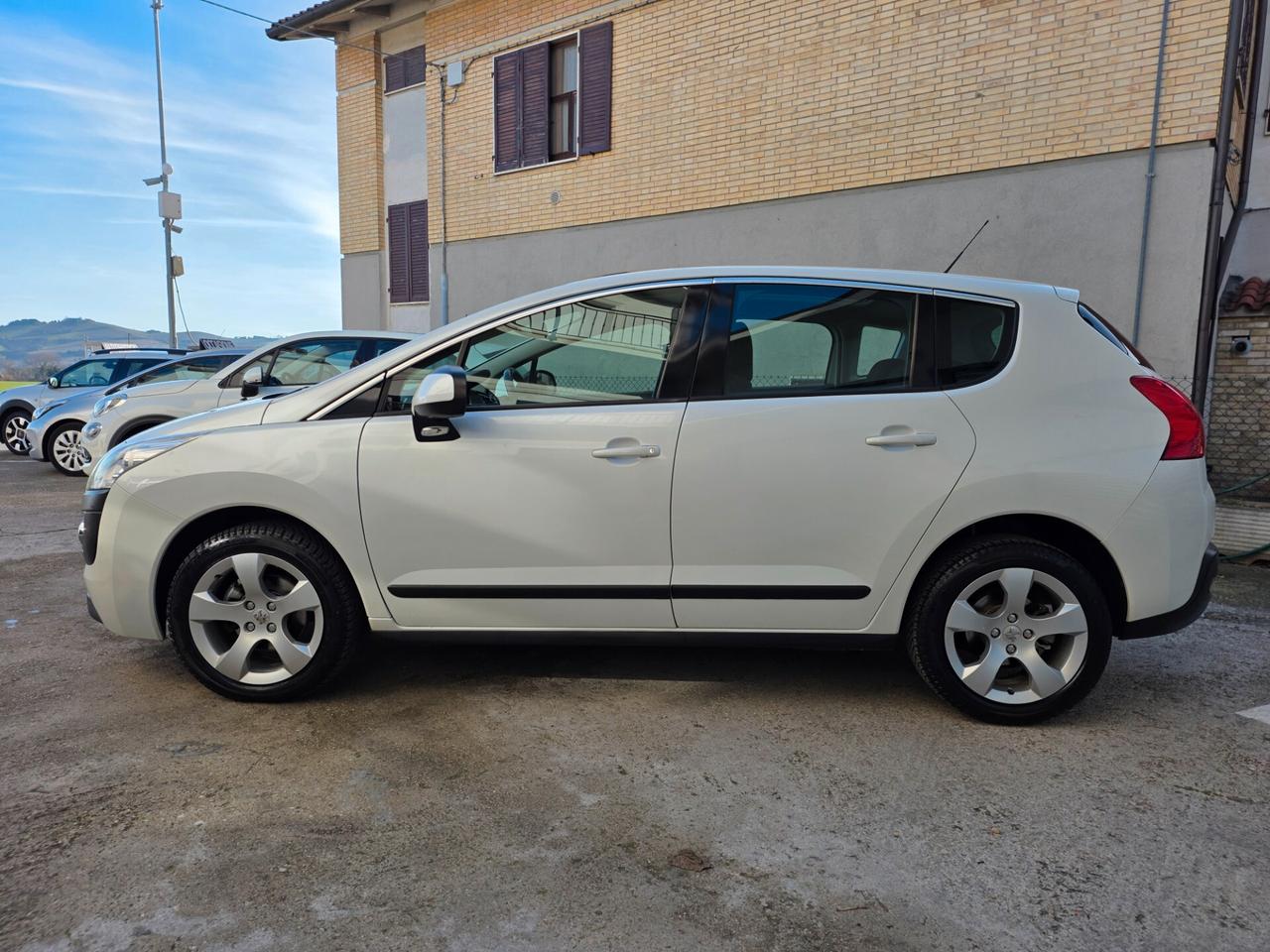 Peugeot 3008 1.6 HDi 112CV cambio robotizzato Business