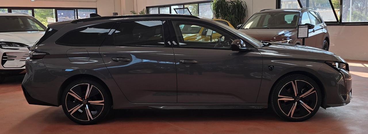 Peugeot SW 1.2 PureTech 130 CV S&S EAT8 GT – Eleganza, Spazio e Tecnologia Premium