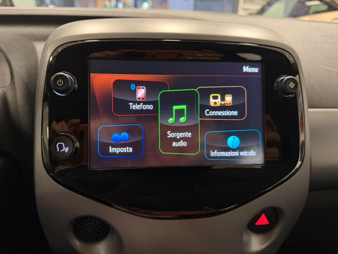 Toyota Aygo Connect 1.0 VVT-i 72 CV 5 porte x-play A RATE DA € 110 AL MESE