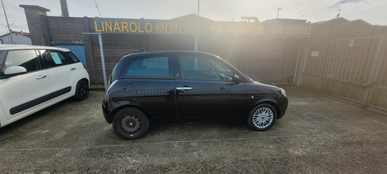 Lancia Ypsilon NEOPATENTATA 1.2 Argento