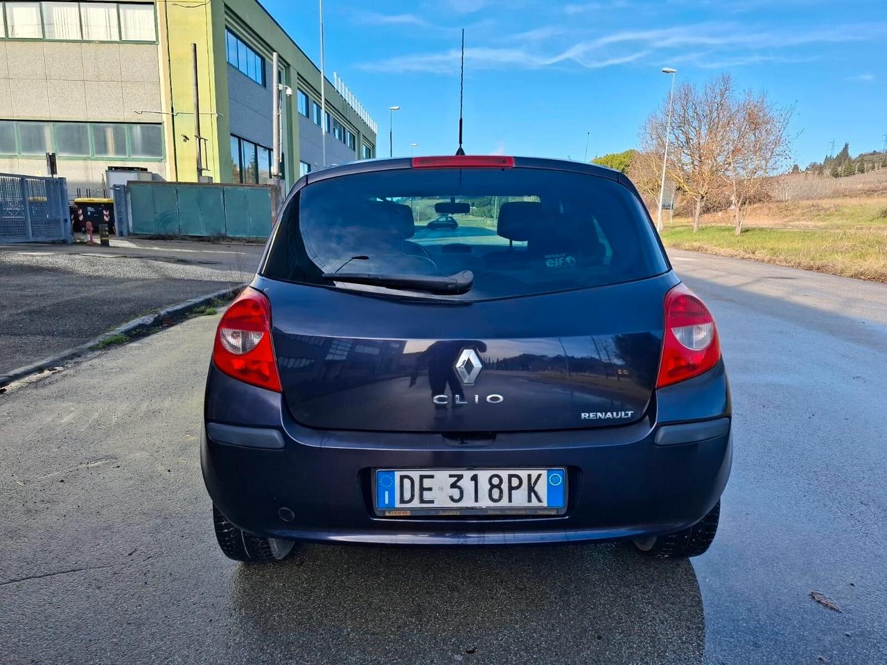 Renault Clio 1.2 16V 5 porte Luxe